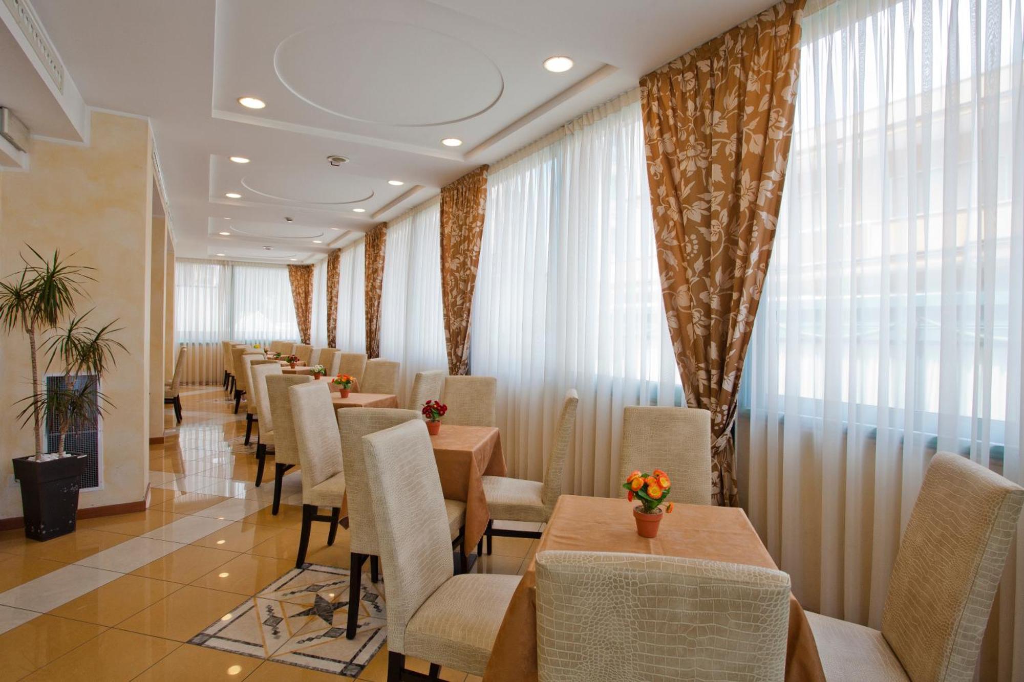Hotel Palm Beach B&B Sea View Римини Екстериор снимка